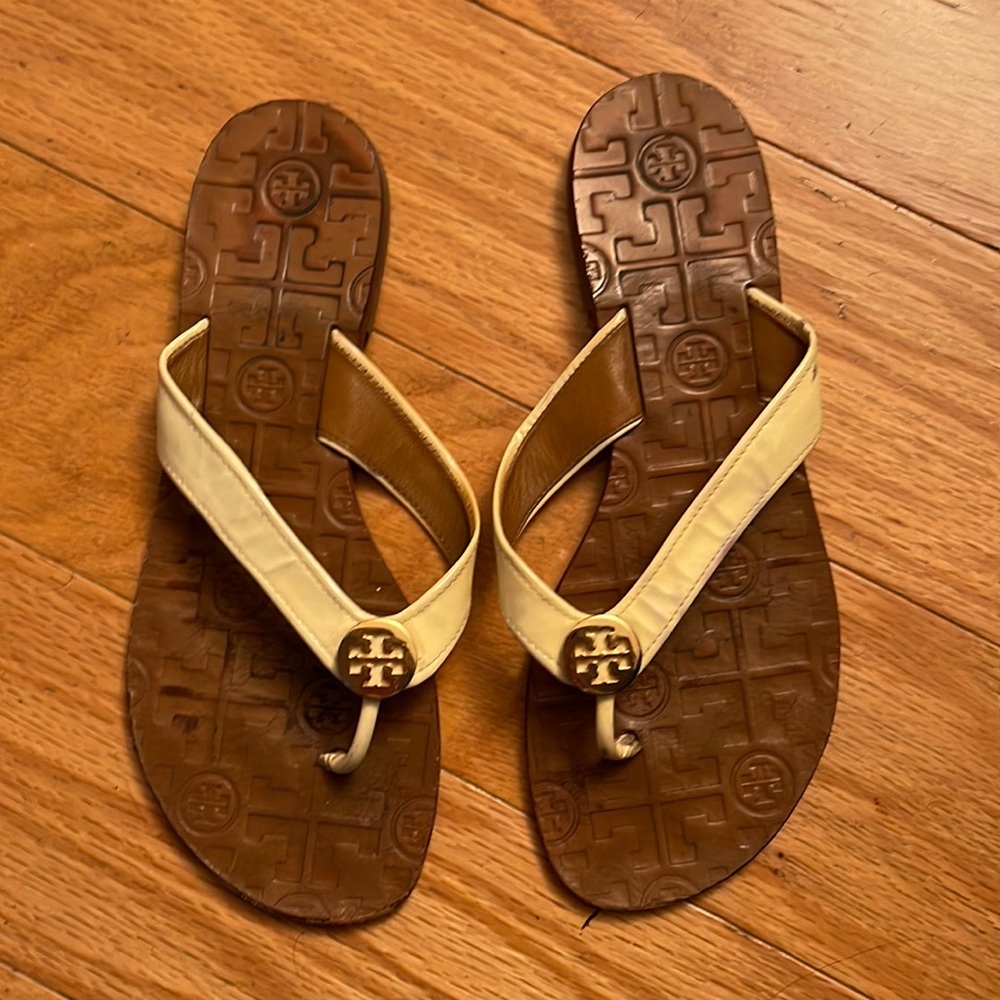 Tory Burch tong flat sandal